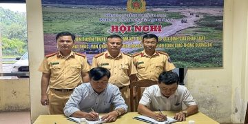 Nhiều doanh nghiệp cam kết vận chuyển khoáng sản đúng thời gian theo cam kết với Công an tỉnh Quảng Nam