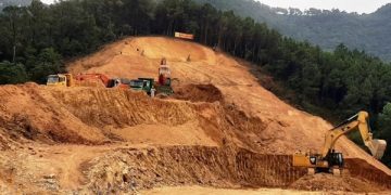 Nguồn vật liệu ‘ghìm chân’ tiến độ thi công Dự án Cao tốc Bắc-Nam