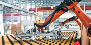 Viglacera sản xuất thành công những m2 kính siêu trắng đầu tiên tại Việt Nam