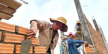 Quảng Ngãi: Sẽ kéo giảm giá cát xây dựng