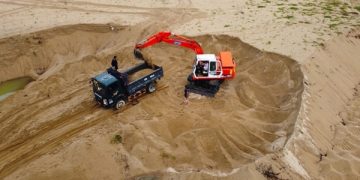 Quảng Ngãi: Cấp chỉ định 9 mỏ cát phục vụ đường Hoàng Sa – Dốc Sỏi