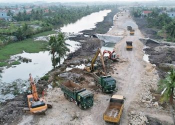 Chủ tịch UBND tỉnh Quảng Ninh chỉ đạo tháo gỡ khó khăn về nguồn vật liệu san lấp các dự án đầu tư công