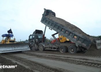 Có thể khai thác cát biển đắp nền đường Cao tốc Bắc-Nam trong tháng Tư